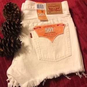 NWT Distressed White Levis High Waisted Shorts